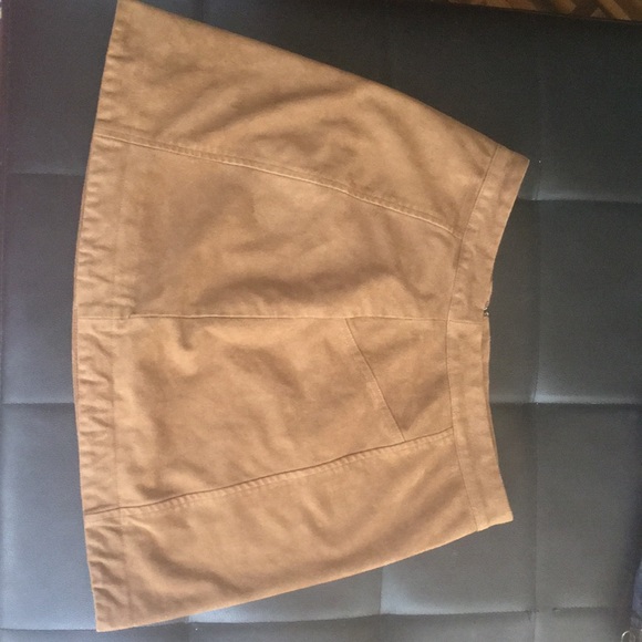 Flattering skirt from Abercrombie and Fitch - Picture 2 of 6